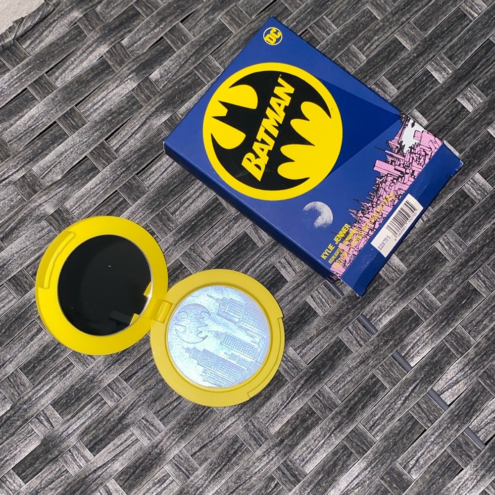 Batman Kylie Jenner highlighter